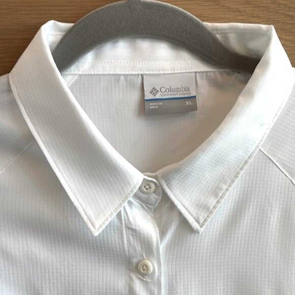 Columbia Women’s Anytime Lite Shirt NWOT - Picture 2 of 5